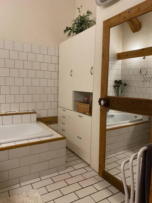 Charming Village House With Roof Top Terrace! Thezan-les-Beziers Eksteriør billede
